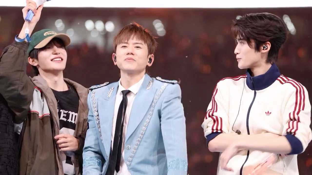 当上嘉宾了张翅上了张杰的小火车张杰演唱会偶遇张翅当嘉宾