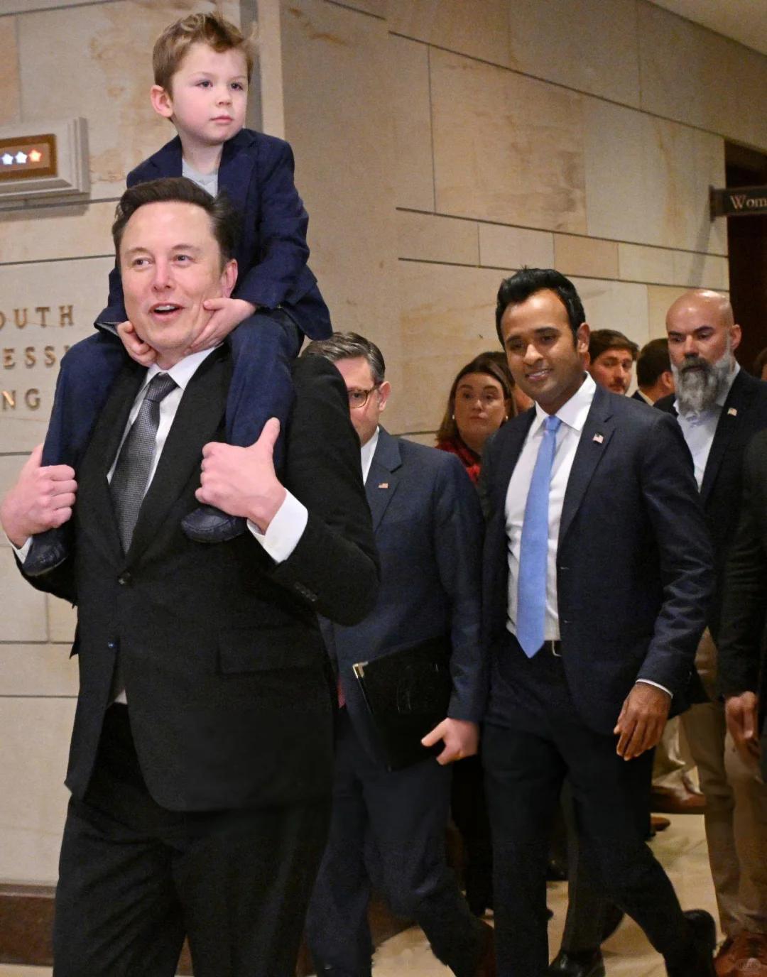 马斯克的净资产达到4470亿美元，甩开排名第二的Jeff Bezos高出近80%