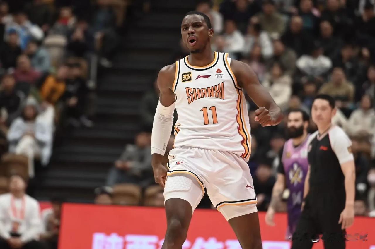 平地起惊雷！今晚CBA俱乐部杯半决赛广厦对阵山西的上半场比赛结束前，山西外援迪亚