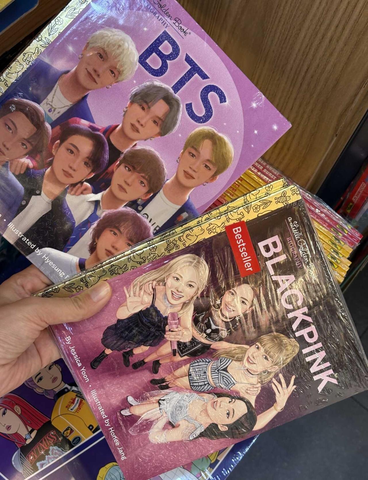 Kpop从娃娃抓起（来自巴厘岛机场
BLACKPINK BTS 猎魔女团
这画的