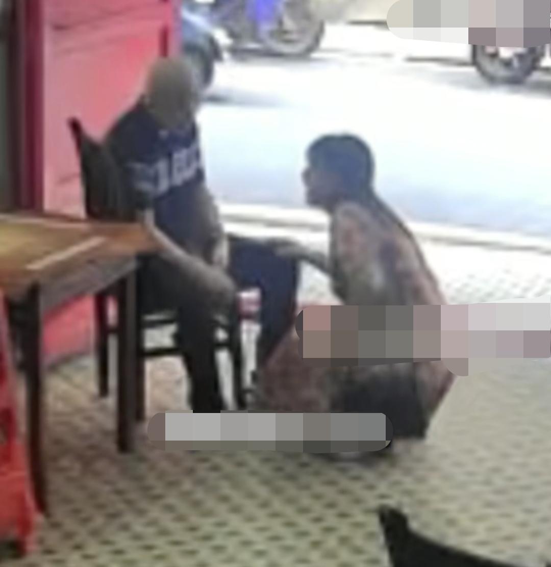 “棋牌馆老板娘扶老人遭索赔”死者家属首发声，其中提到了以下几个细节，我觉得有助于