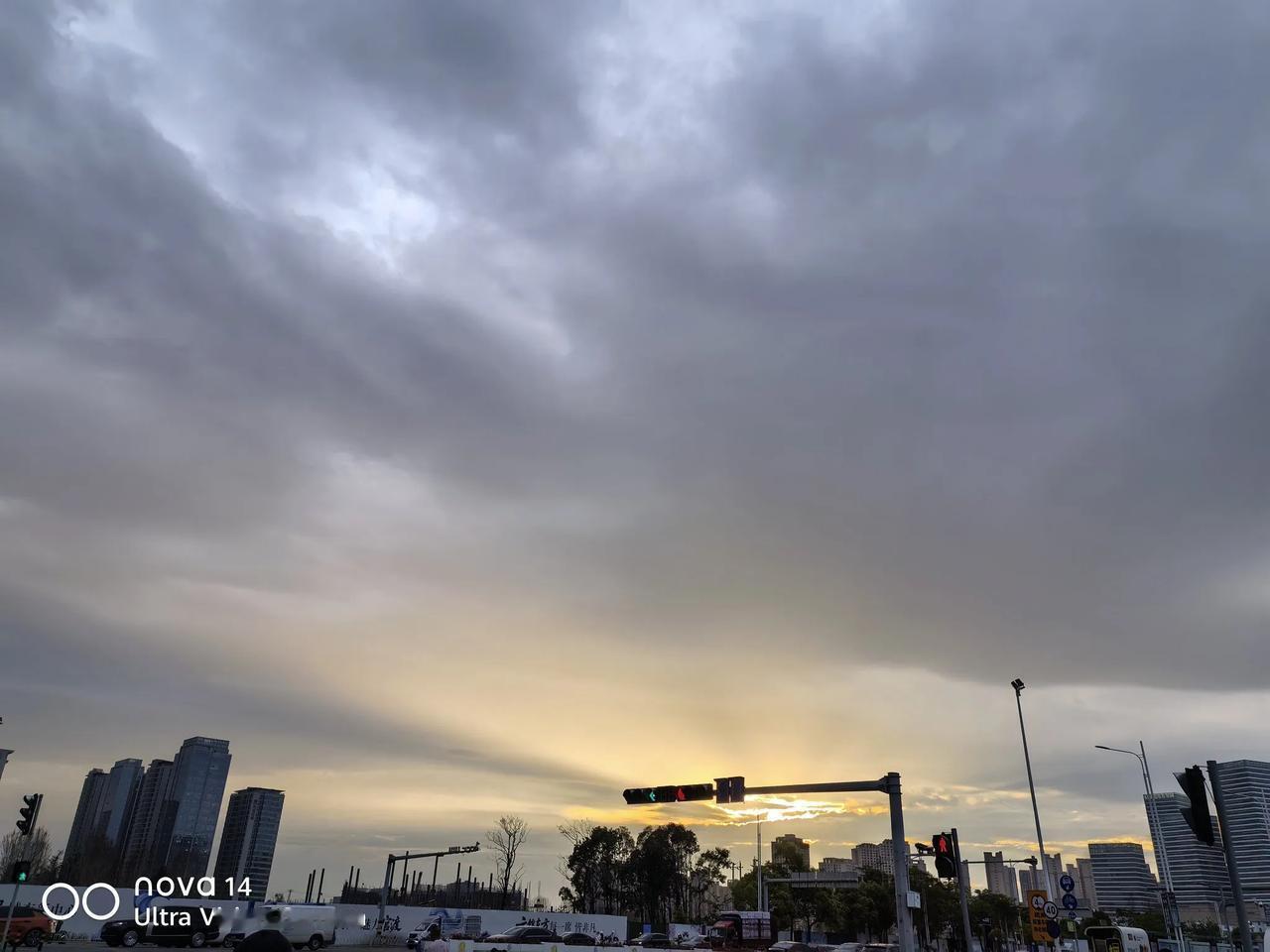 晒图笔记大赛最近又跑了许多地方，有些是上班途中，有些是周末休息时。