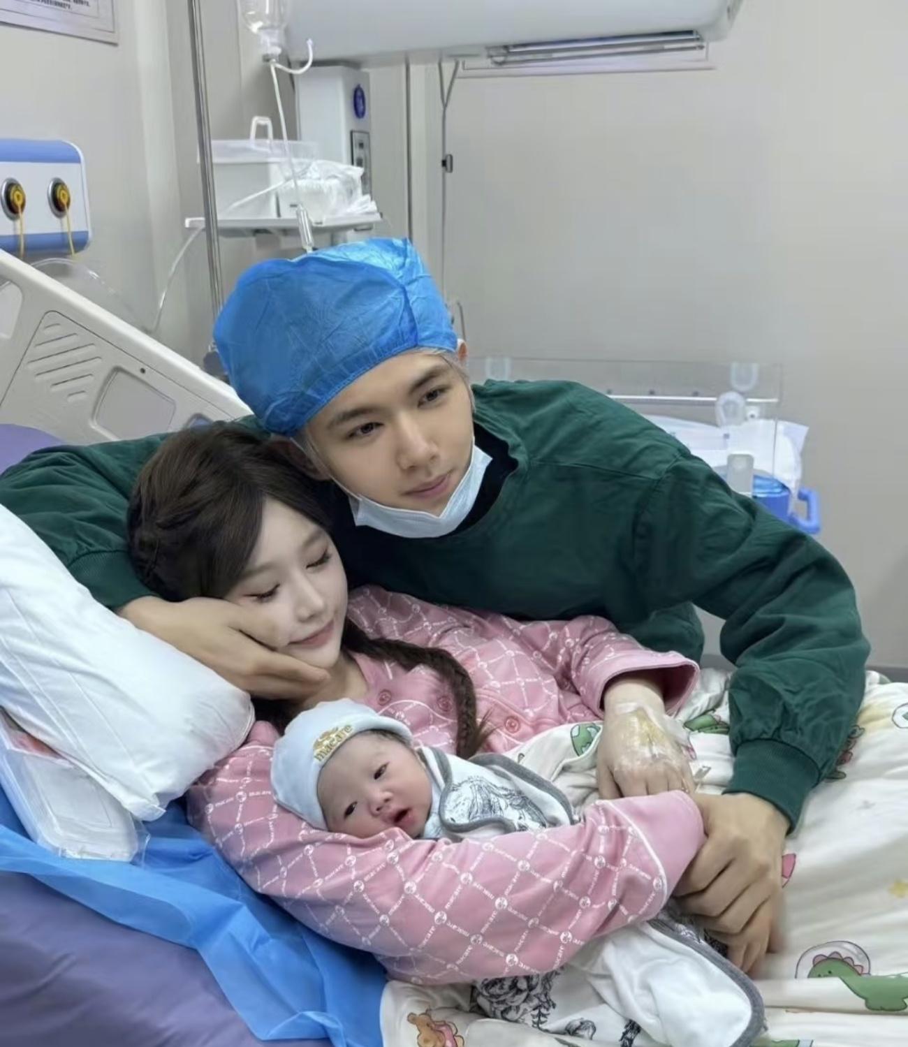 鹿哈官宣得女啊啊啊啊吓我一大跳 还以为是鹿晗呢没想到盗版先抱上孩子了 反而正版分