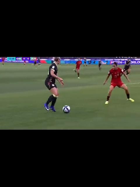 卡旁特传中做出来，弗勒在倒三角正面推射，上半场比赛十分钟。