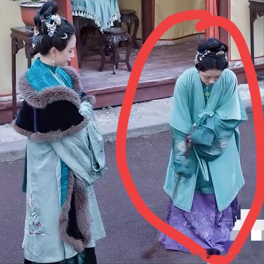 许兰香捶丸这段
我反复看了好几遍
咋看咋不对

正常来说，这种高尔夫技术，一次击