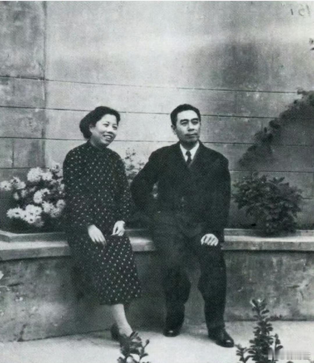 邓颖超发现自己怀孕后，偷偷买了打胎药，把孩子打掉了。周恩来知道后，大发脾气：“你