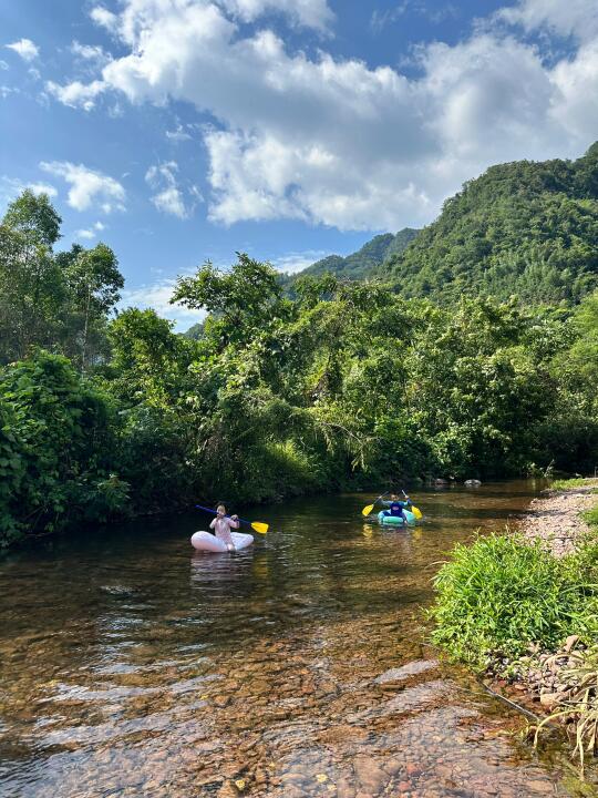 一拖二桂林游，1000元带娃回到小时候的童年