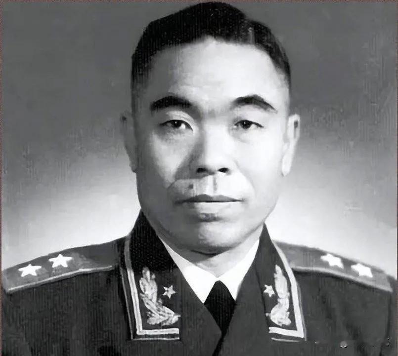 蒋介石隐蔽下令处死曾泽生妻儿，周体仁派出装甲车硬刚宪兵司令部，这场营救扯下派系分