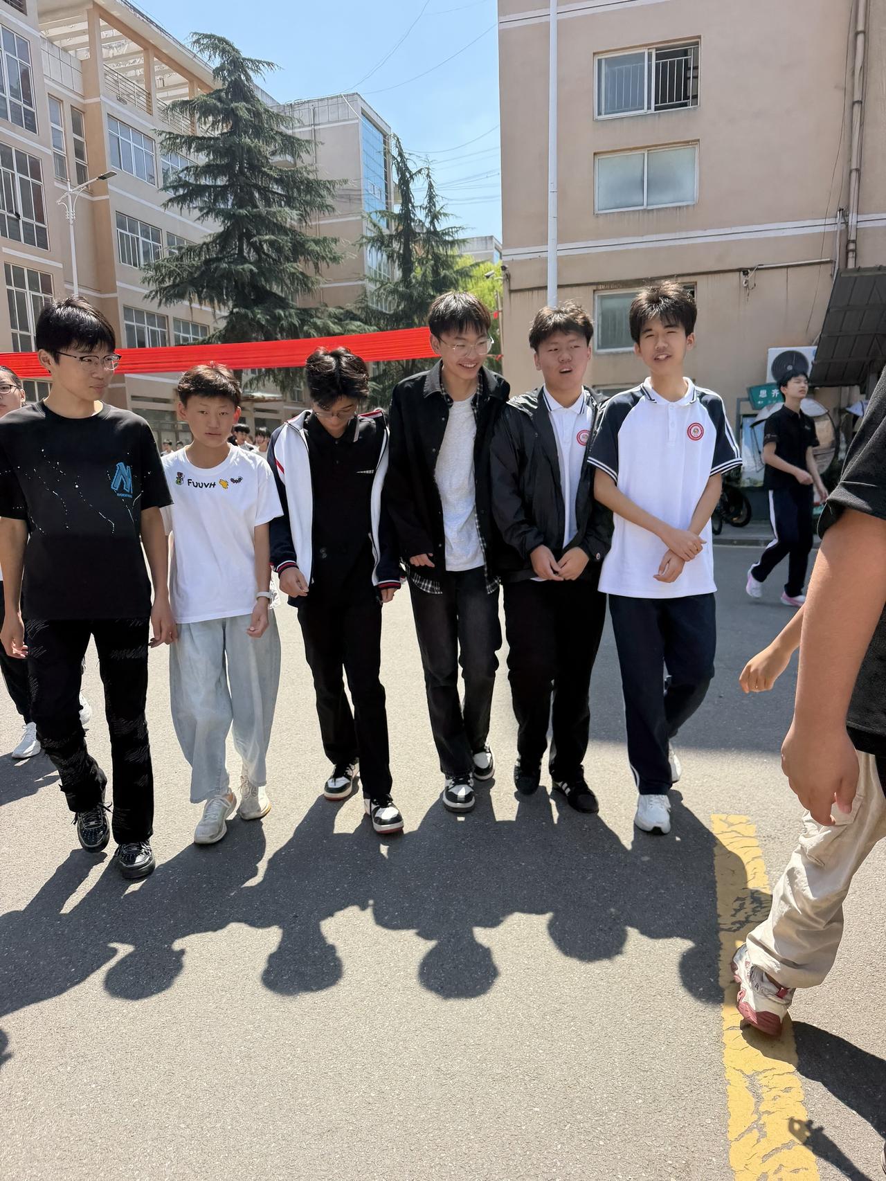 与青春撞个满怀，感觉我的年龄都被冲淡了😄青春氛围感拉满