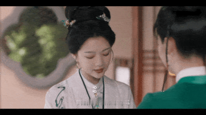 良陈美锦大结局观剧礼 在这场关于理想与现实的碰撞中，角色们的选择与成长快速拉近了