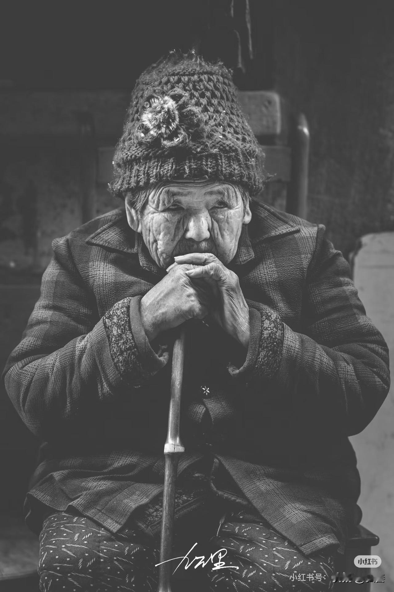 让你人生醒悟的一句话是什么:看尽人间百态，观透世态炎良。心态宽容大度，与人为善助