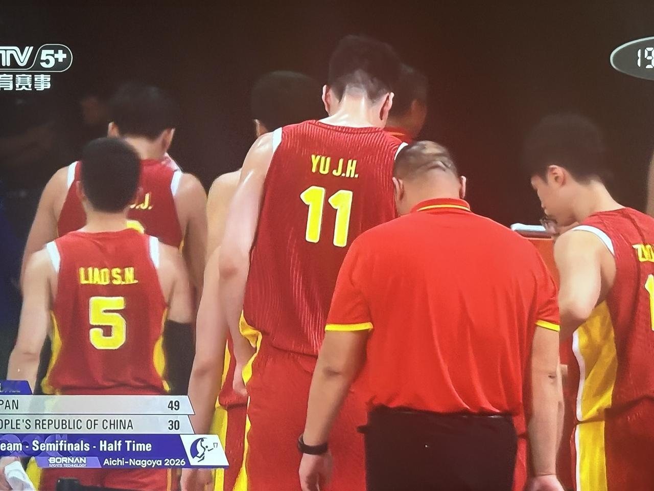 上半场比赛结束，中国男篮还是落后！

         在日本名古屋亚运会男子篮