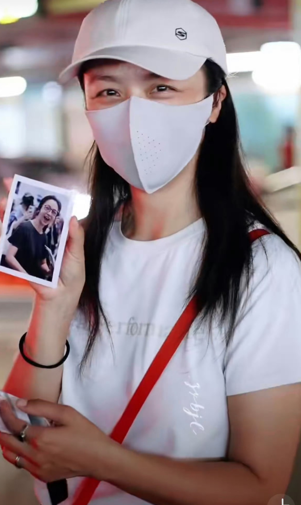 好松弛的美感啊啊啊啊不愧是汤唯🥹🥹汤唯撕了我拍的撕拉片 ​​​