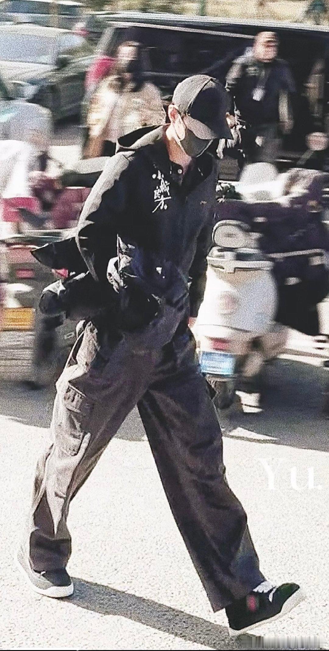 小城良方肖战这腿就是尺！最帅的名字最帅的人！ ​​​