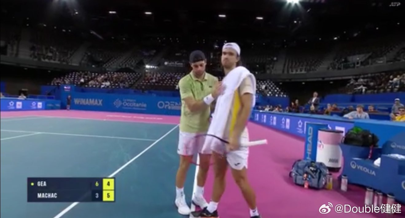 马哈奇在蒙彼利埃赛退赛。2024年以来在ATP退赛次数最多的球员：🇨🇿 马哈