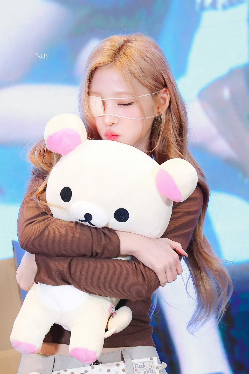 麦粒肿需要带眼罩～很多时候也算装饰了