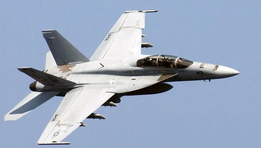 美军两架战机坠机后，特朗普发声，“尼米兹”号航母坠机后的去向成关注焦点
据美国福