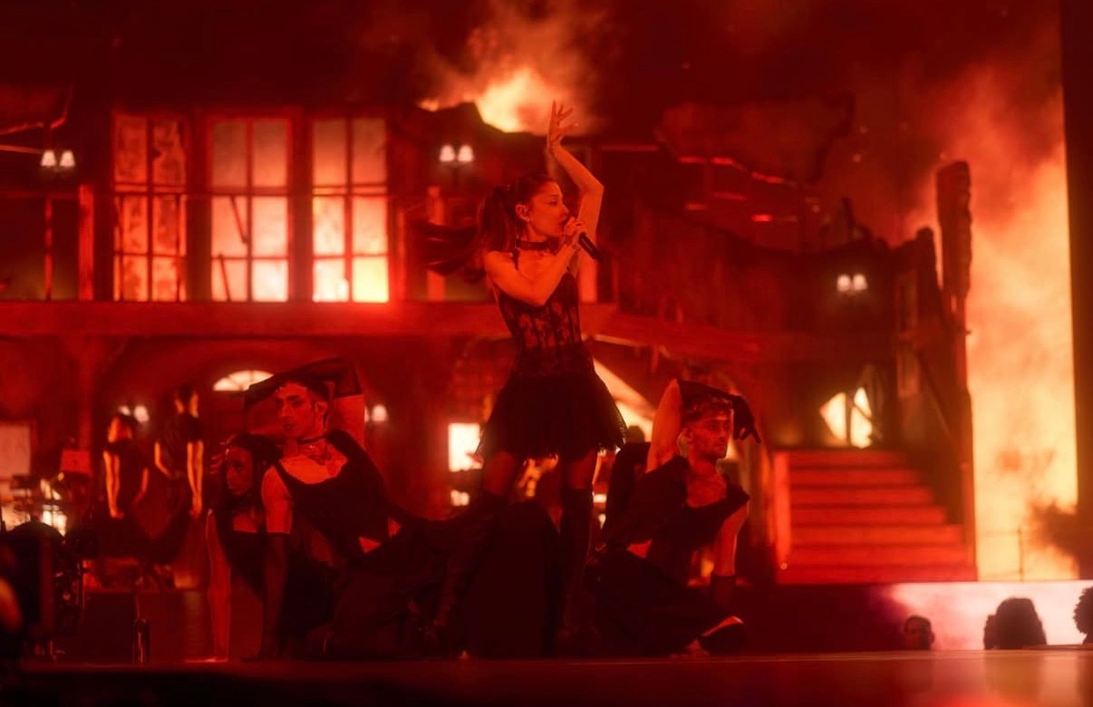 Oakland, night 1ArianaGrande