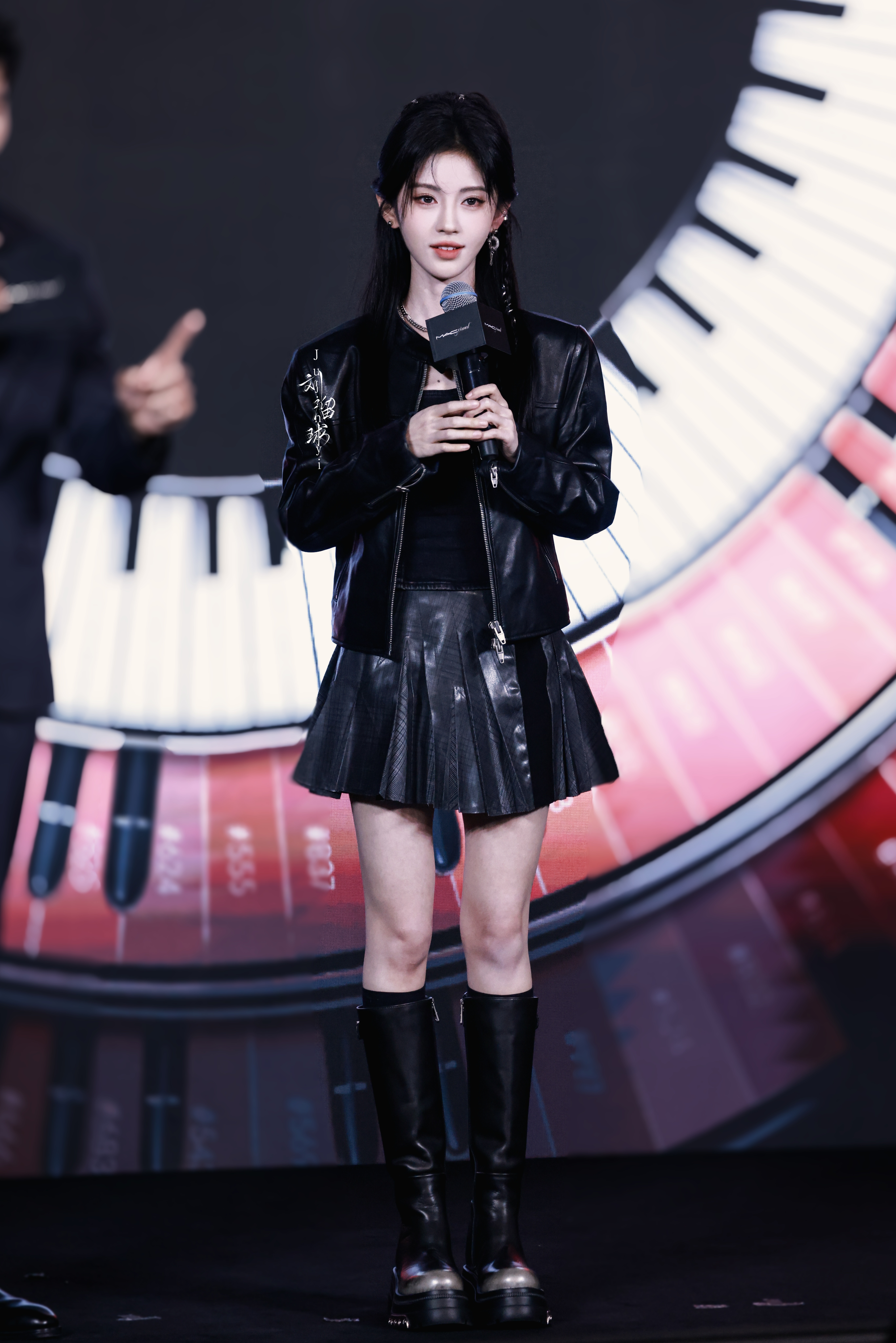 鞠婧祎鞠婧祎完全老公级别的 𝐌𝐀𝐂·𝐜𝐨𝐨𝐥 𝐠𝐢𝐫𝐥🖤