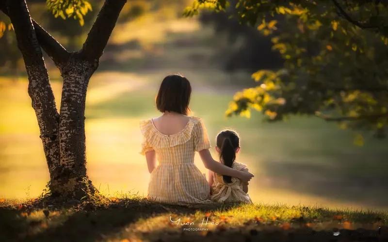 年迈老人最大的幸福，在我看来，是家庭的温暖与陪伴。就像我邻居张大爷，子女都在外地