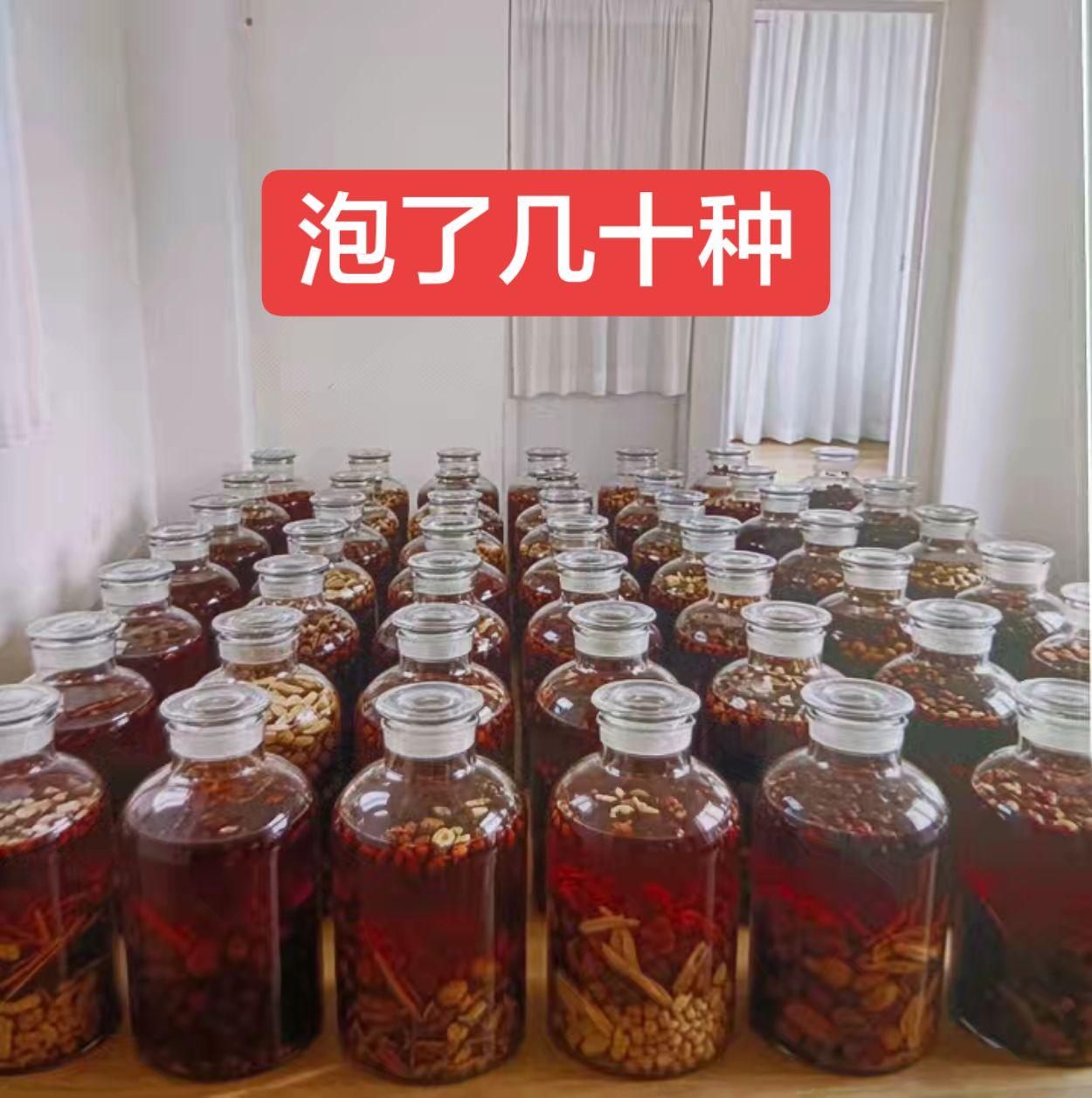 我跟其他道士不同，我下山后就不受道观约束了，可以娶妻生子，吃喝玩乐。而我的师兄们