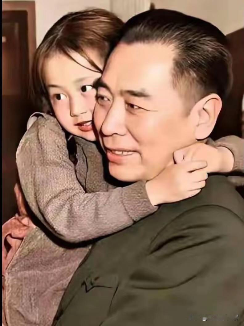 多么慈祥，可亲的共和国总理！