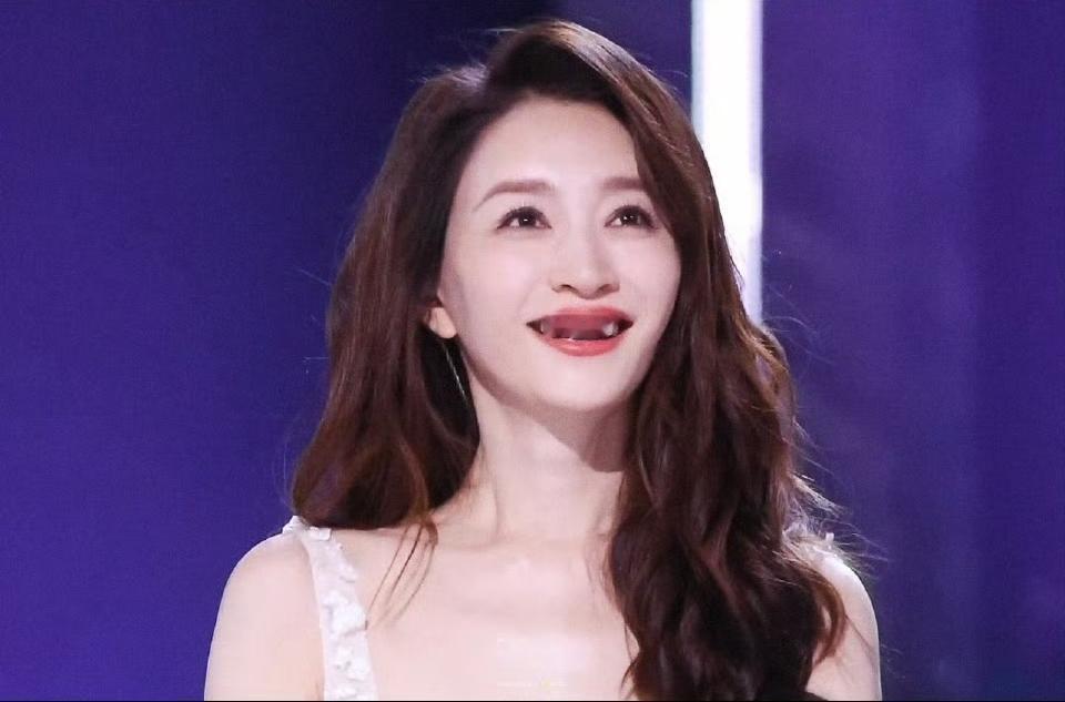 浪姐二公个人喜爱度排名，李小冉终于卸下包袱了！
一公排名李小冉第一，直言压力很大