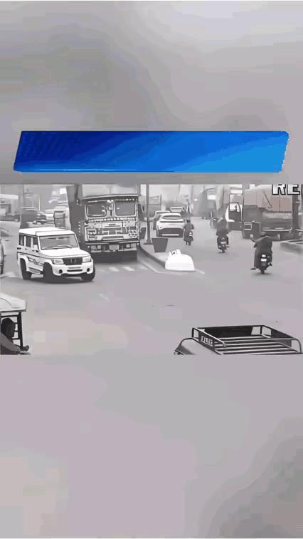 该让就让，不拿自己的身家性命冒险。本想快那么一点，结果是永远停在原地。