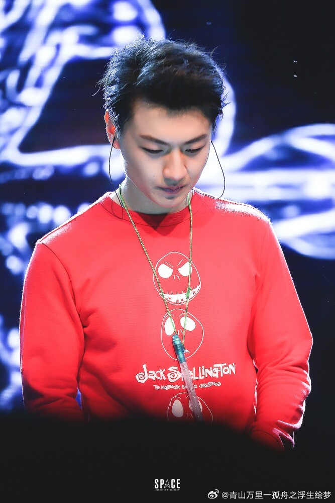 王青江湖顶流求生指南 爱王青一世,陪王青到老 我等2027年的生日见面会能等到嘛