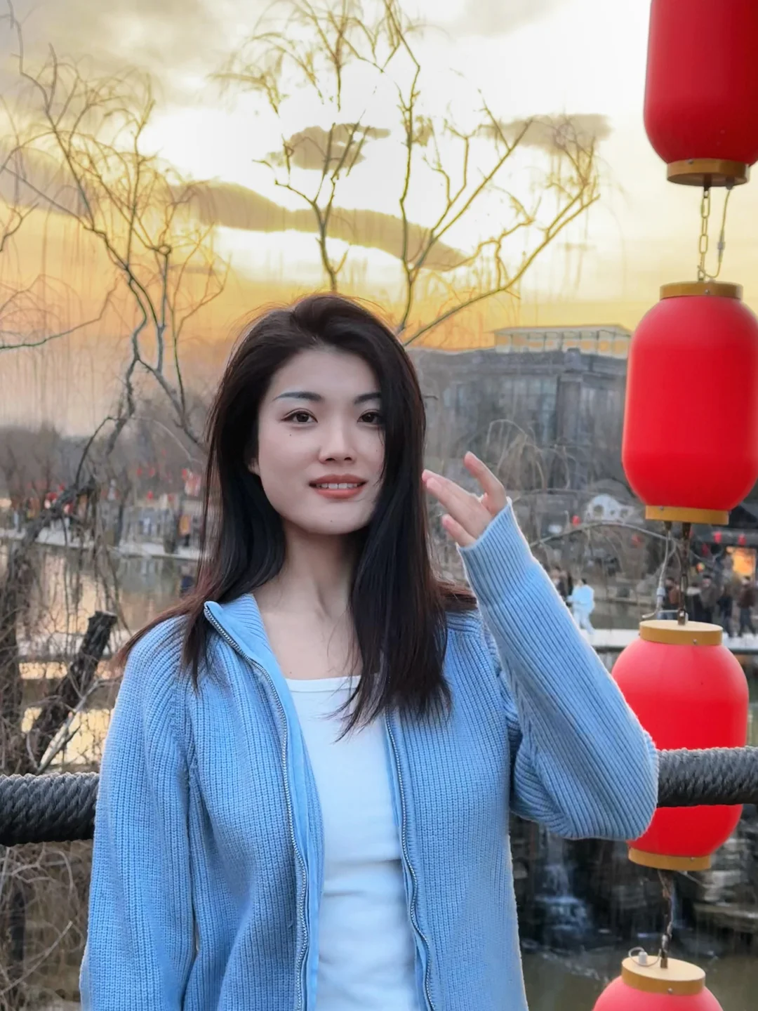 夕阳会落到我身上，希望我也能快乐一场