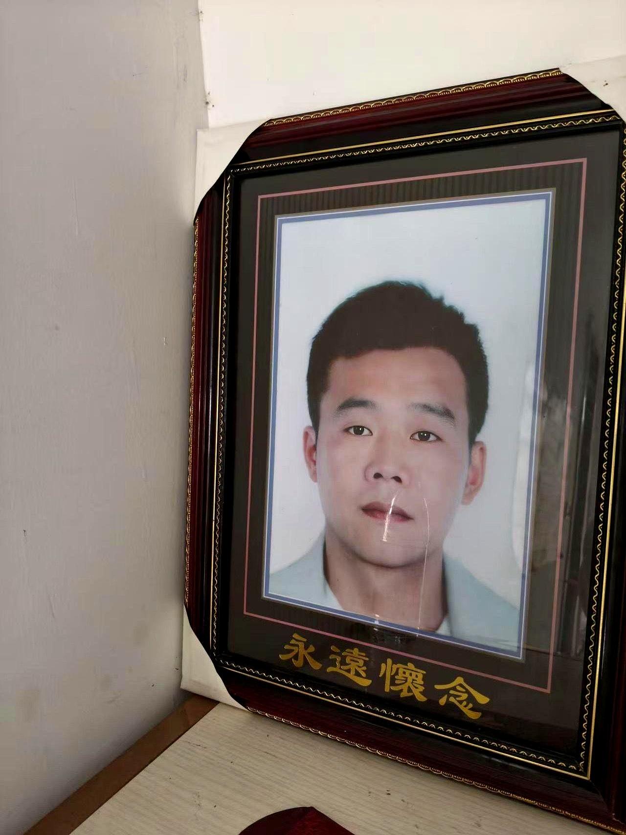 他34岁走了，我半年后又查出乳腺ai。
他1990生，4个月被送养，一辈子没见过