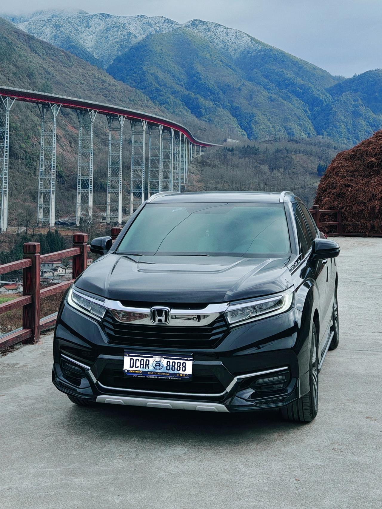 开着我的冠道去过很多地方，最舍不得删的就是这张在雅西高速双螺旋观景点拍的照片。沿