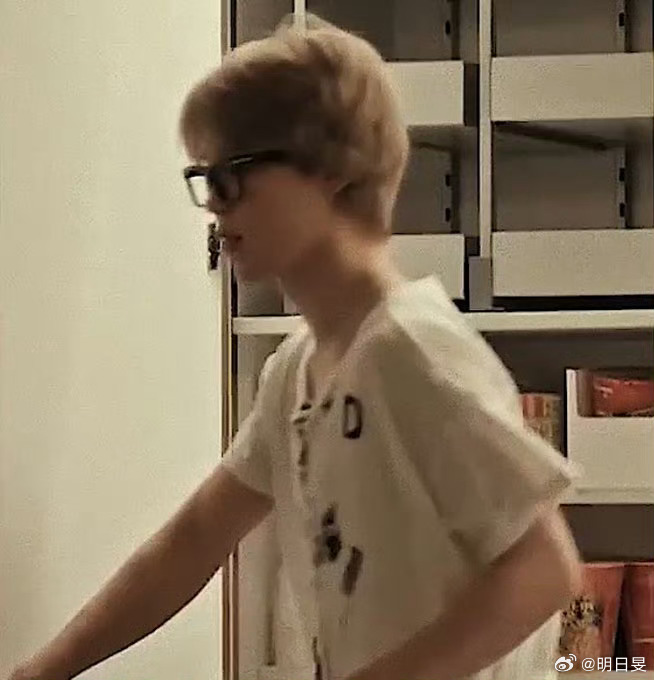 宝宝啊宝宝你好可爱 