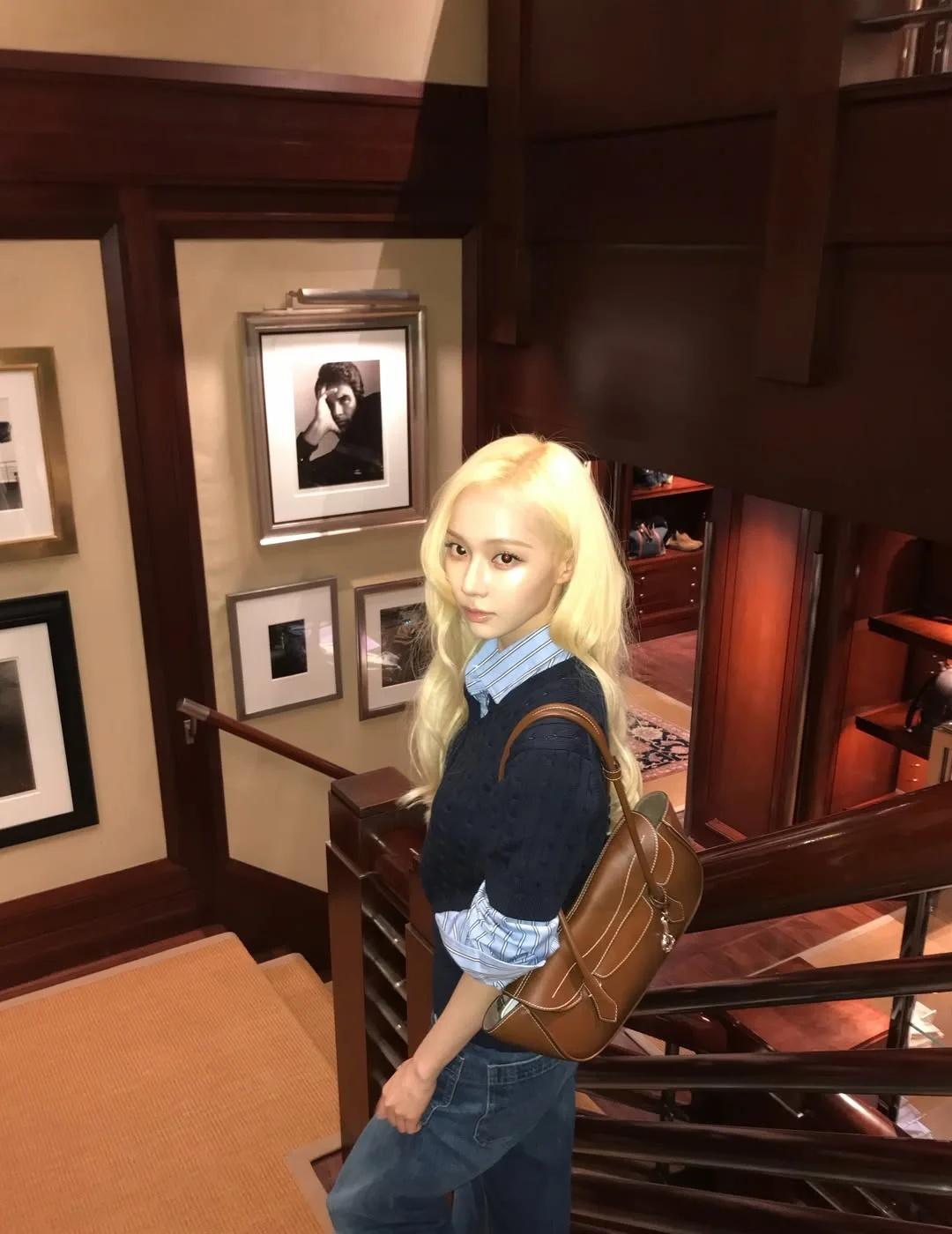 完全姐姐来的🥐🥖🍦
美丽新尝试 金冬天aespa 金旼炡 欧尼穿搭 熟女衣