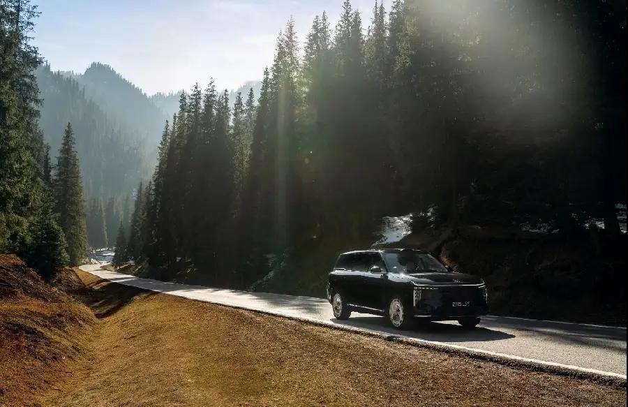 这就是赤裸裸的现实啊，一箱油在哪个国家最贵:
​英国：约需800元人民币，
日本