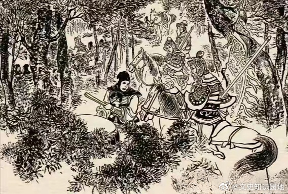 三国 “我让你敲你再敲。”在密密的山林中有一支队伍带着鼓拿着锣，一位大将骑着高头