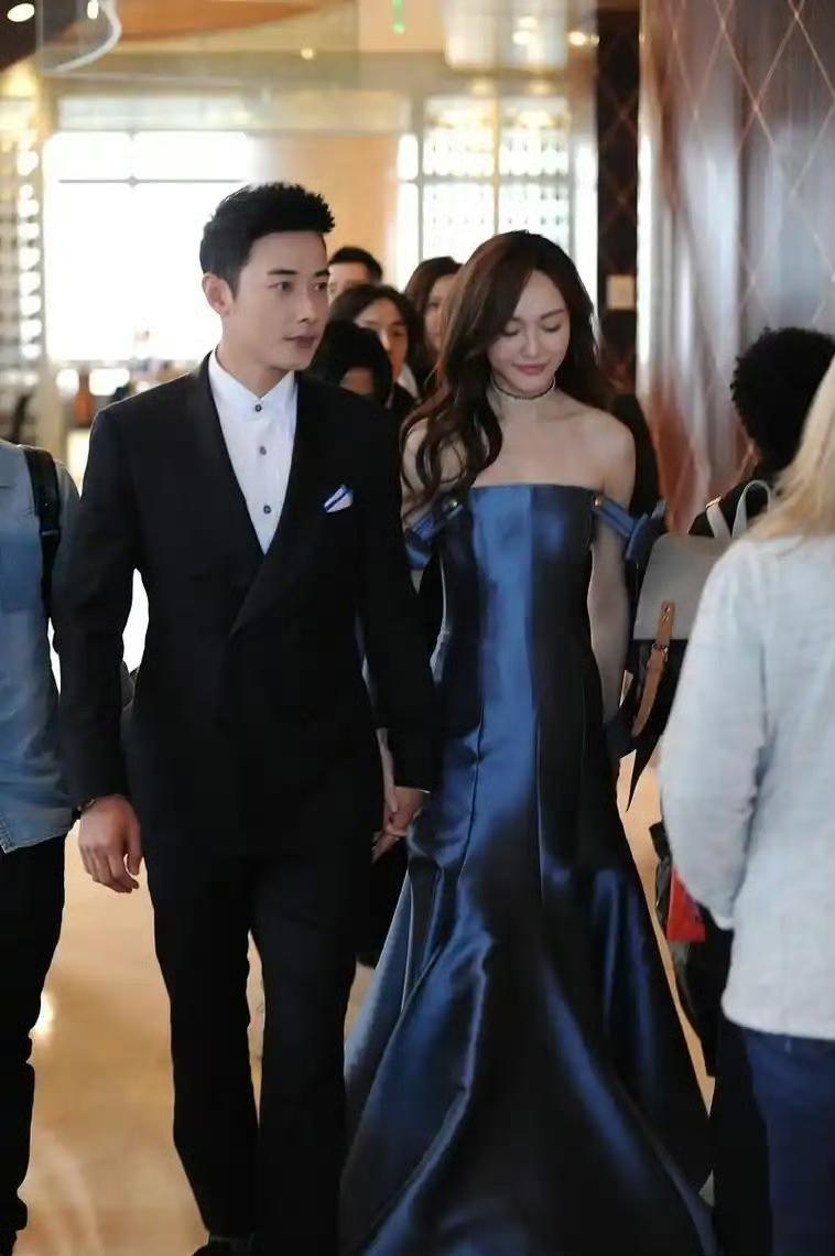 娱记造谣唐嫣罗晋婚变？真相曝光：错峰顾家被恶意解读，太消耗人了✨
 
娱记直播爆