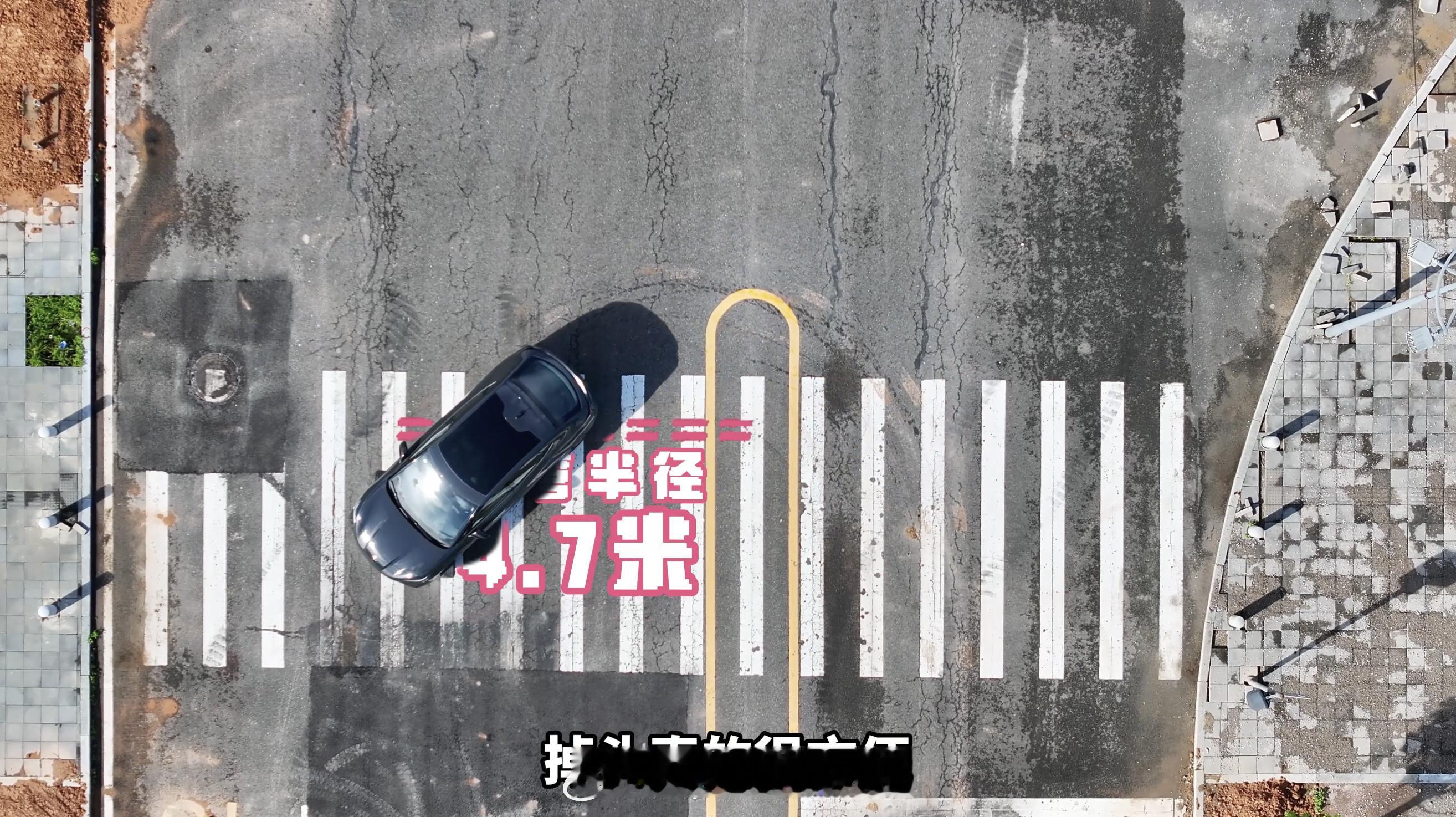 与众06这个车为什么这么好开，有个核心原因就是转弯半径特别小，只有4.7米对比就