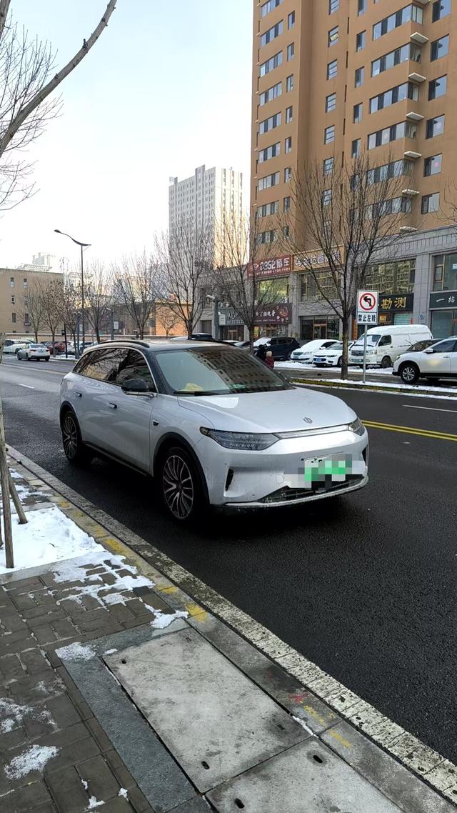 作为一名零跑C11增程版的车主，这个冬天我真切感受到了增程车有多好用，已没有续航