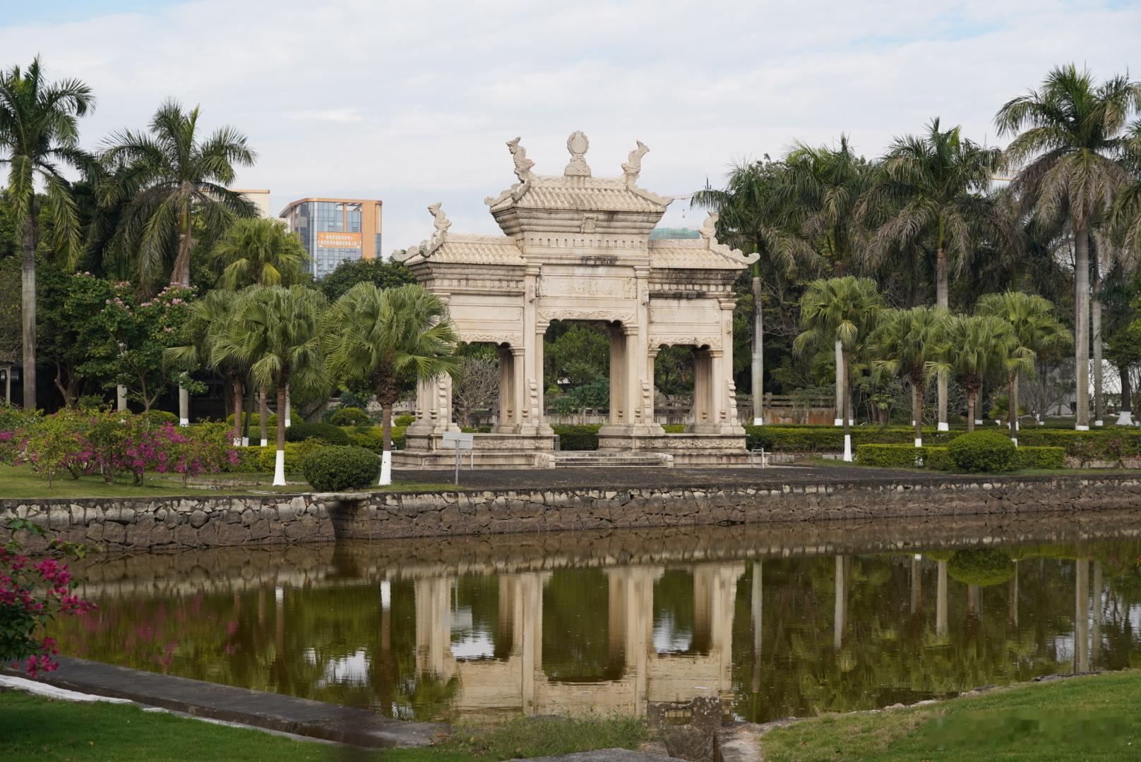 岽游记  珠海陈芳家宅，第六批国保，陈芳因热心家乡公益事业，获光绪帝敕建四座三间