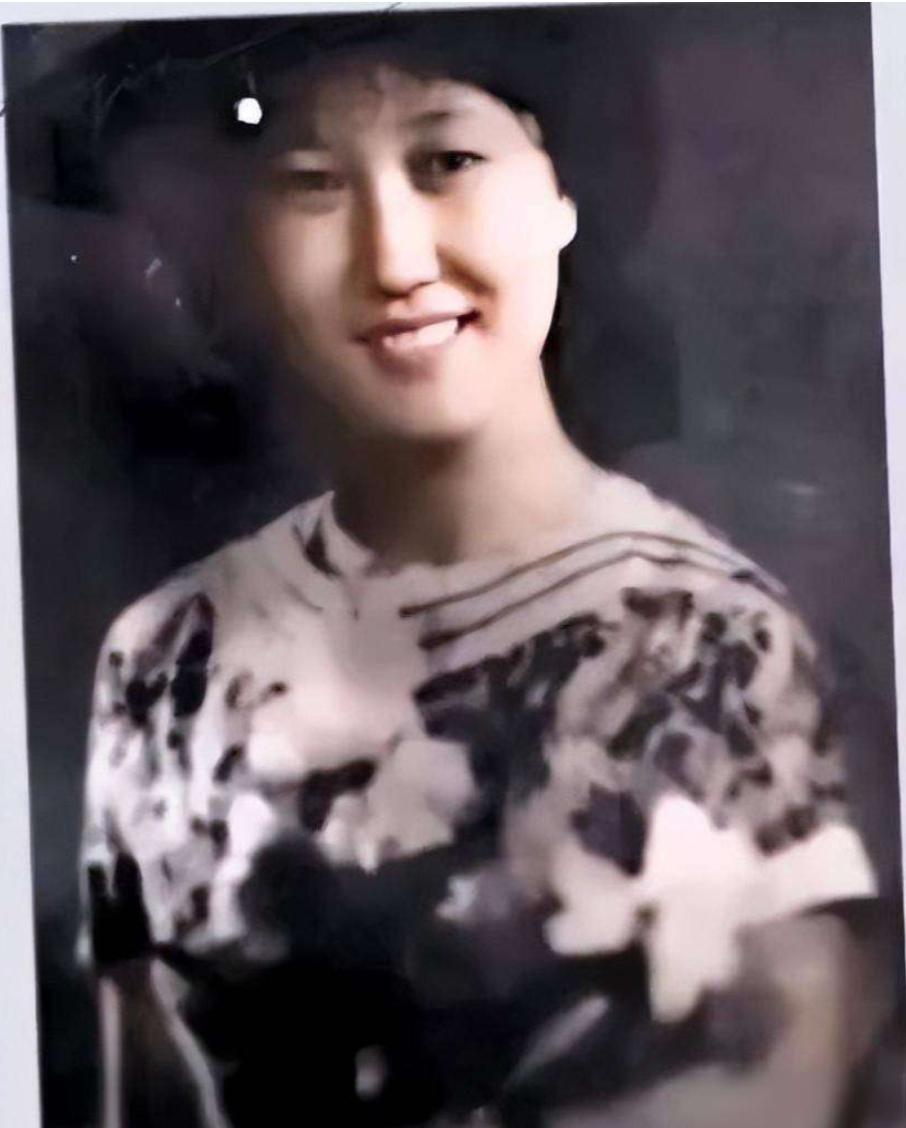 【春晚红人沉寂二十年，编剧隐瞒的真相，铁三角崩塌背后的致命谎言】

高秀敏的名字