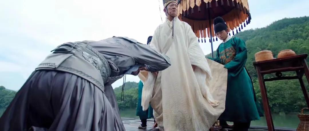 我搞不懂崇祯为何一定要杀掉魏忠贤？看了电影《绣春刀》才发现，魏还是心系国家大事儿