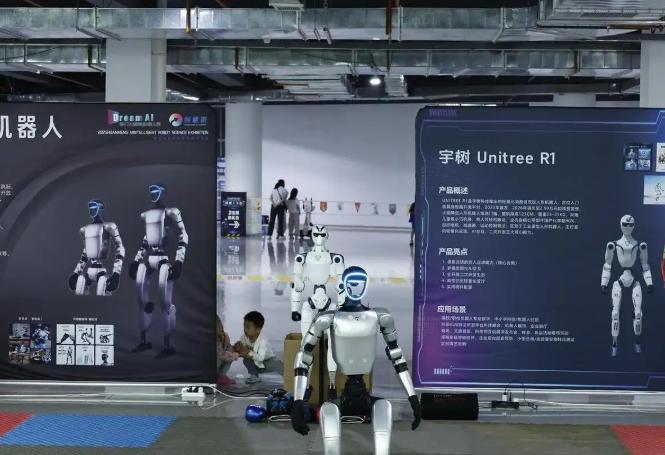 “中一签赚20万。”
 
打新群里这句话传疯了。可中签率只有0.02%。150.