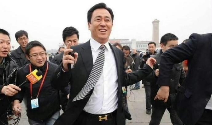 恒大许家印被判了无期，而不是死刑，意料之中！
是否这也是一人受苦，幸福全家呢？