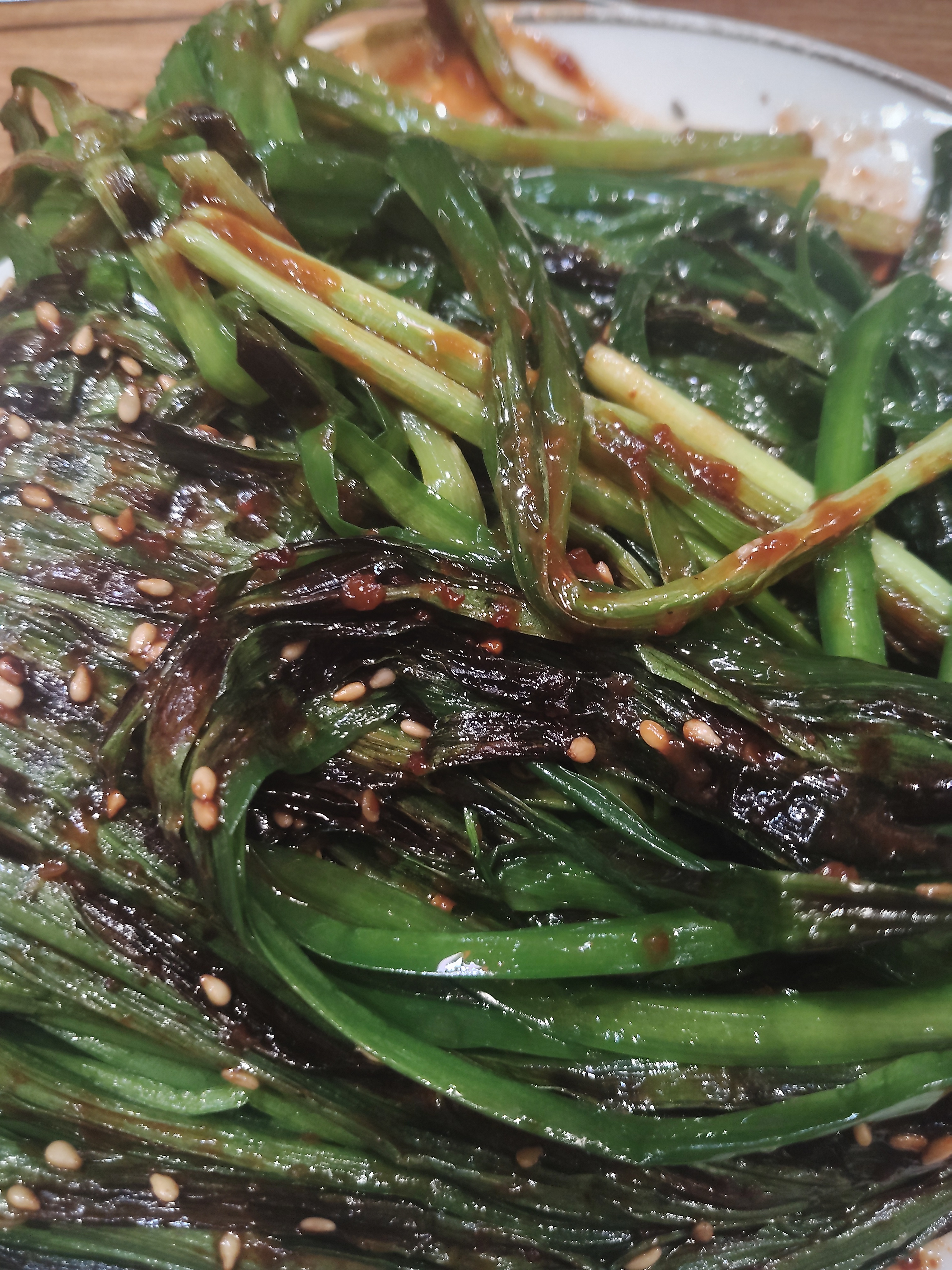 吃草嚼嚼(￣～￣)嚼！[坏笑][坏笑][坏笑] ​​​