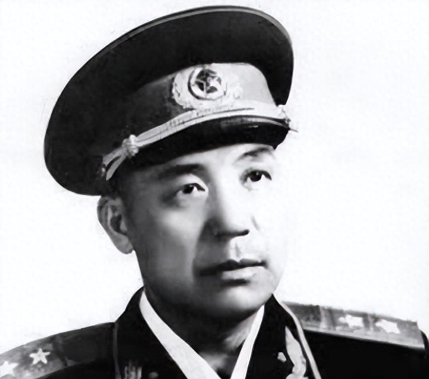 他曾任海军副司令，获美国西点军校铭记，1972年为何被隔离审查，引发关注！
19