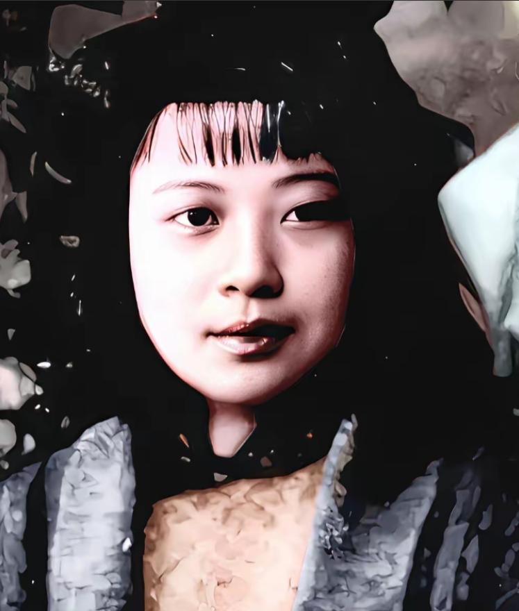 1963年，解放军师长陈广胜回乡寻找多年不见的妻子。没想到，他刚到村口，就看到一