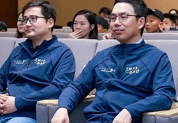 董路没等来足协，却收到了比亚迪的“大礼”！
 
比亚迪官宣跟董路“中国足球小将”