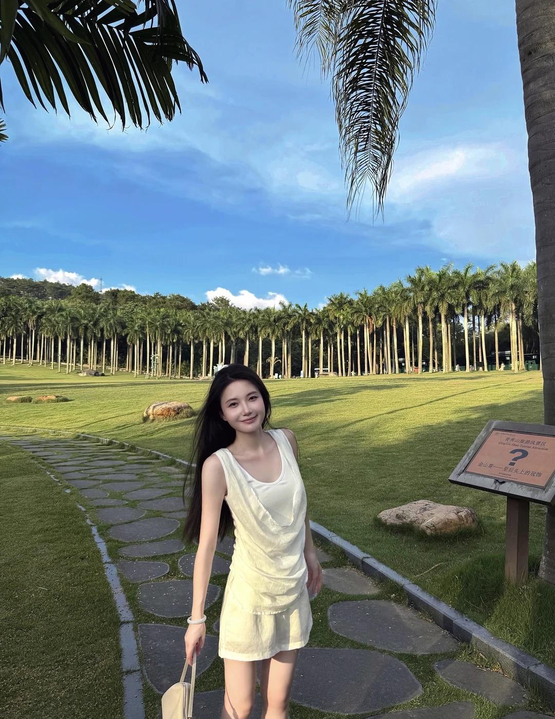 🌴感受大自然
在这个夏天爱上苎麻 好轻盈的一套
我的日常