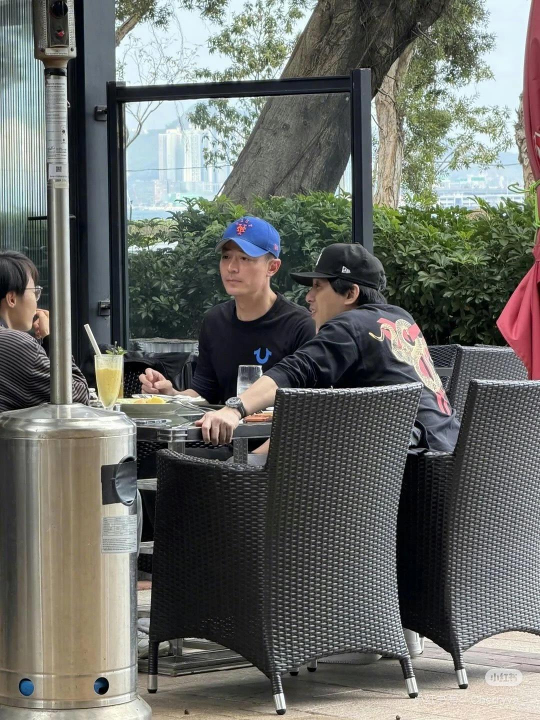 网友香港偶遇霍建华 